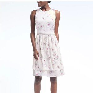 Dress Banana Republic Pleated Floral White Purple size 10 Sleeveless
